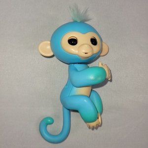 Fingerlings Baby Monkey Charlie Interactive Electronic WowWee Toys